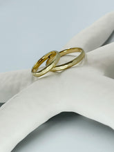 Load image into Gallery viewer, Women&#39;s and Men&#39;s Wedding Ring Set Gold
